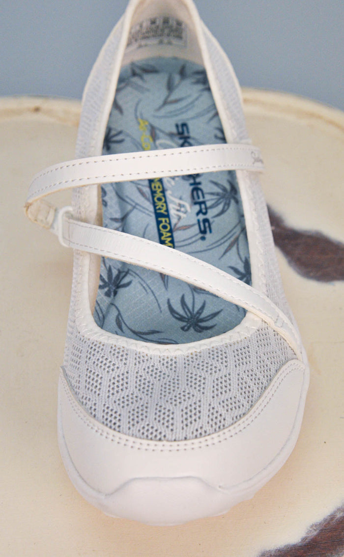 Be Light Temple Shoe Available in size 6