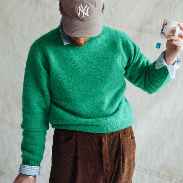 BRUSHED SHETLAND CREW KNIT SWEATER - EVERGREEN