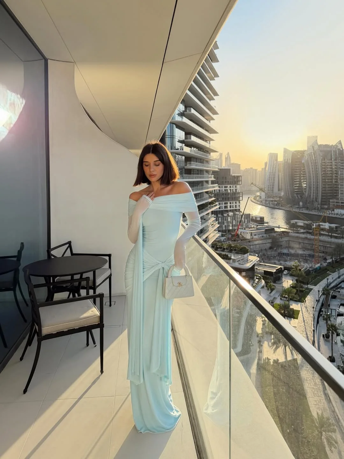 Chic Sky Blue Off-The-Shoulder Long Sleeves Pleated Chiffon Prom Dress