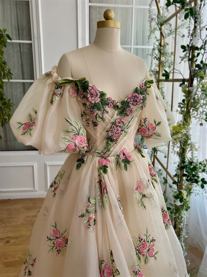 Customized A-Line Off Shoulder Embroidery Prom Dresses Appliques Puff Sleeve Side Split Evening Dress