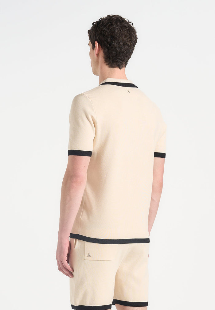 contrast-detail-knit-polo-shirt-cream