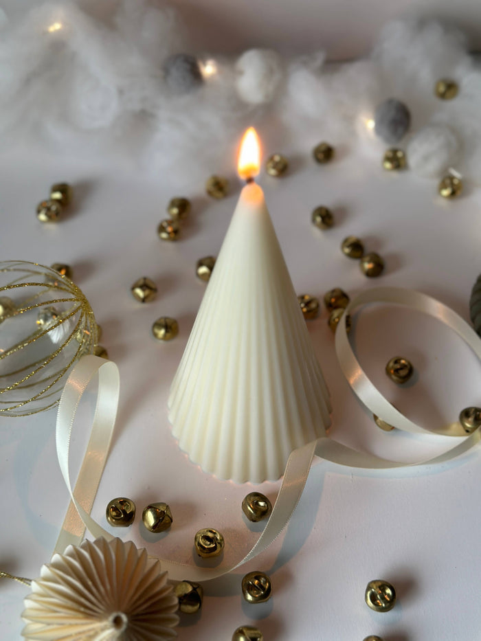 Ribbed Cone Candle Christmas Tree / Cream (Natural Soy Color)