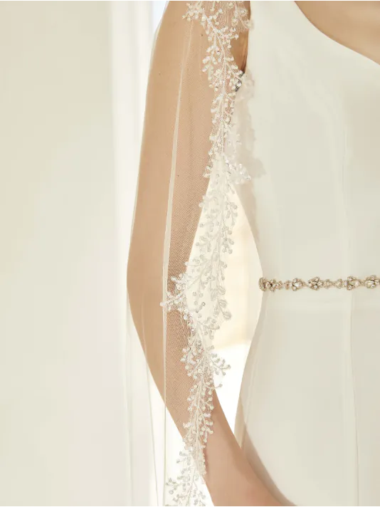 S 441 - Veil with Lace Edge 43 inches