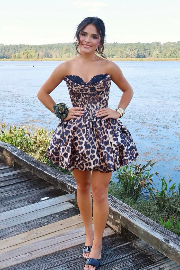 Sexy Sweetheart Leopard Print Short Homecoming Dress with Appliques