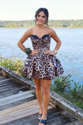 Sexy Sweetheart Leopard Print Short Homecoming Dress with Appliques