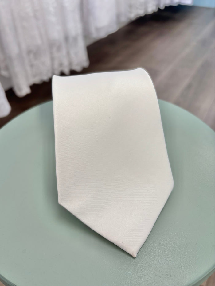 Plain white tie.